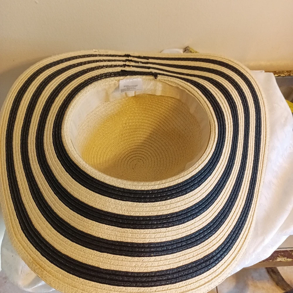 Large black and cream striped sun beach hat
